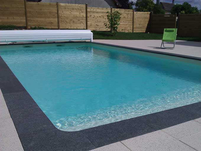 Piscine avec volet-AdelinePISCINES-01 Piscine avec volet-AdelinePISCINES-01