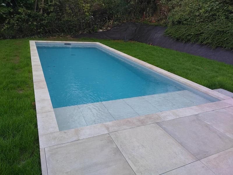 Piscines avec volet intégré-Adeline PISCINES-01